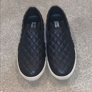 Steve Madden ecentrcq slip-ons